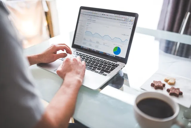 Fotografia che illustra Strumenti di web analytics in Italia: 10 soluzioni per misurare i canali B2B